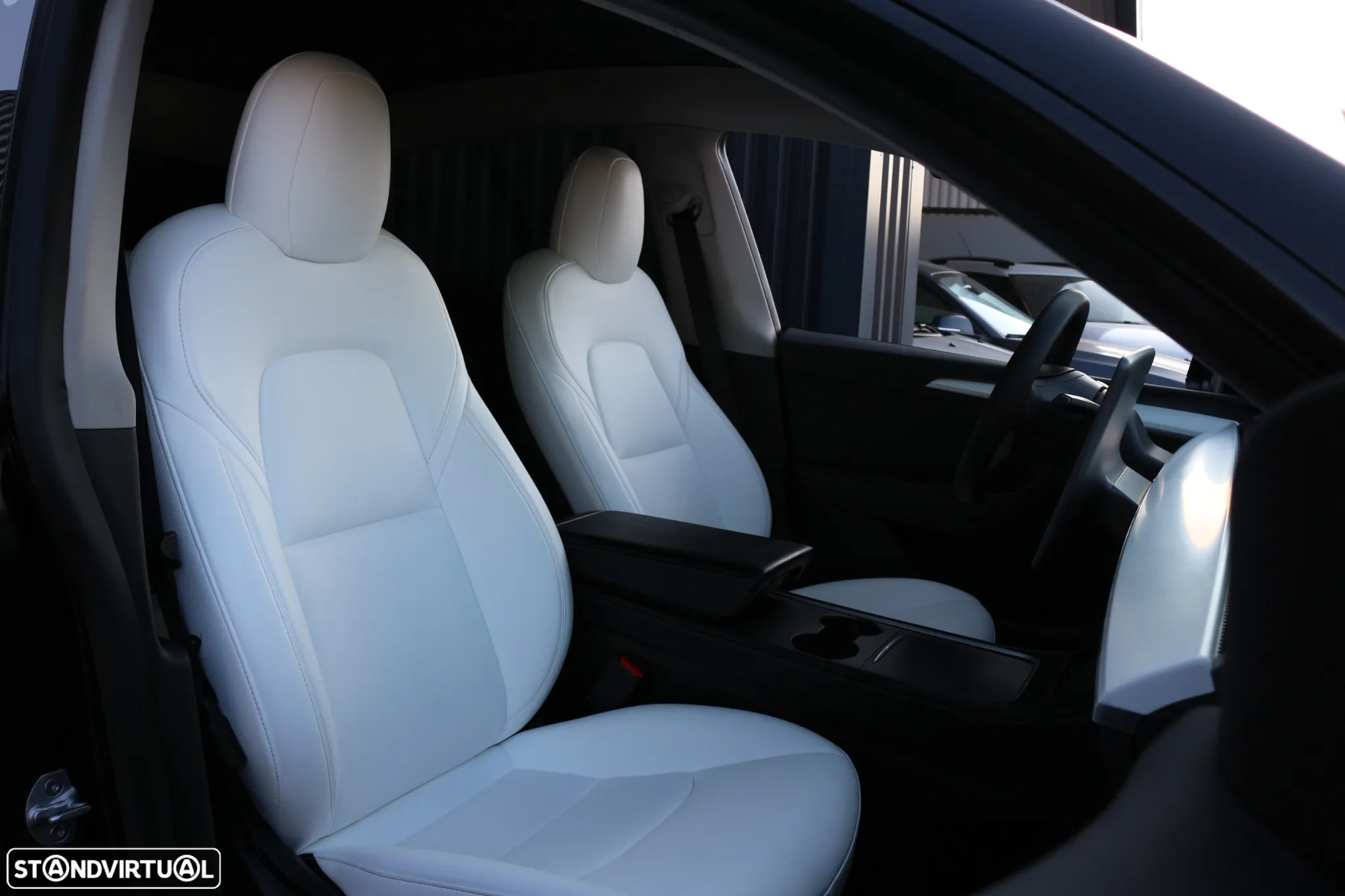 Tesla Model Y Long Range Dual Motor AWD - 12