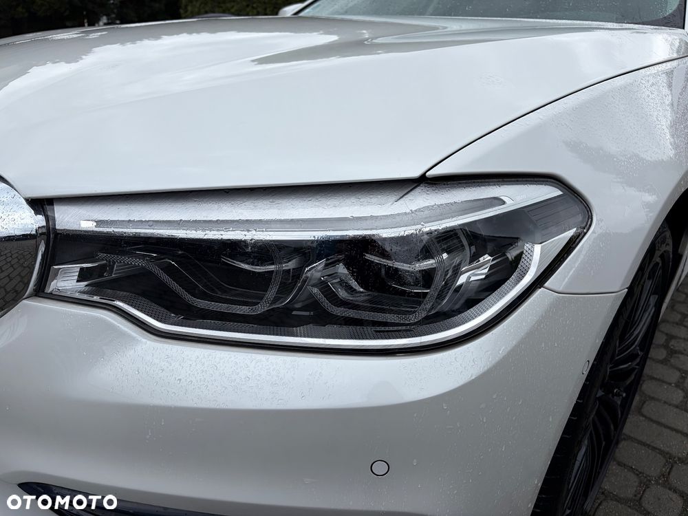 BMW Seria 5 525d Luxury Line - 6