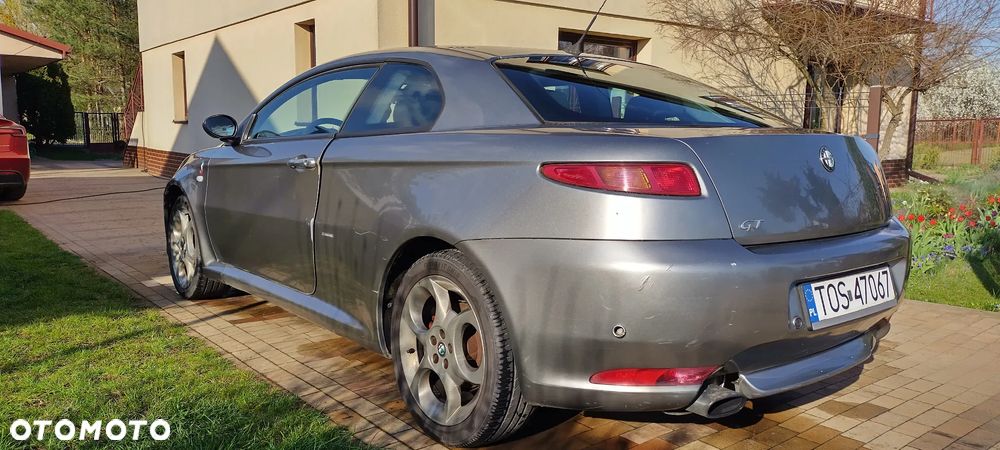 Alfa Romeo GT 1.9JTD 16V Distinctive - 2