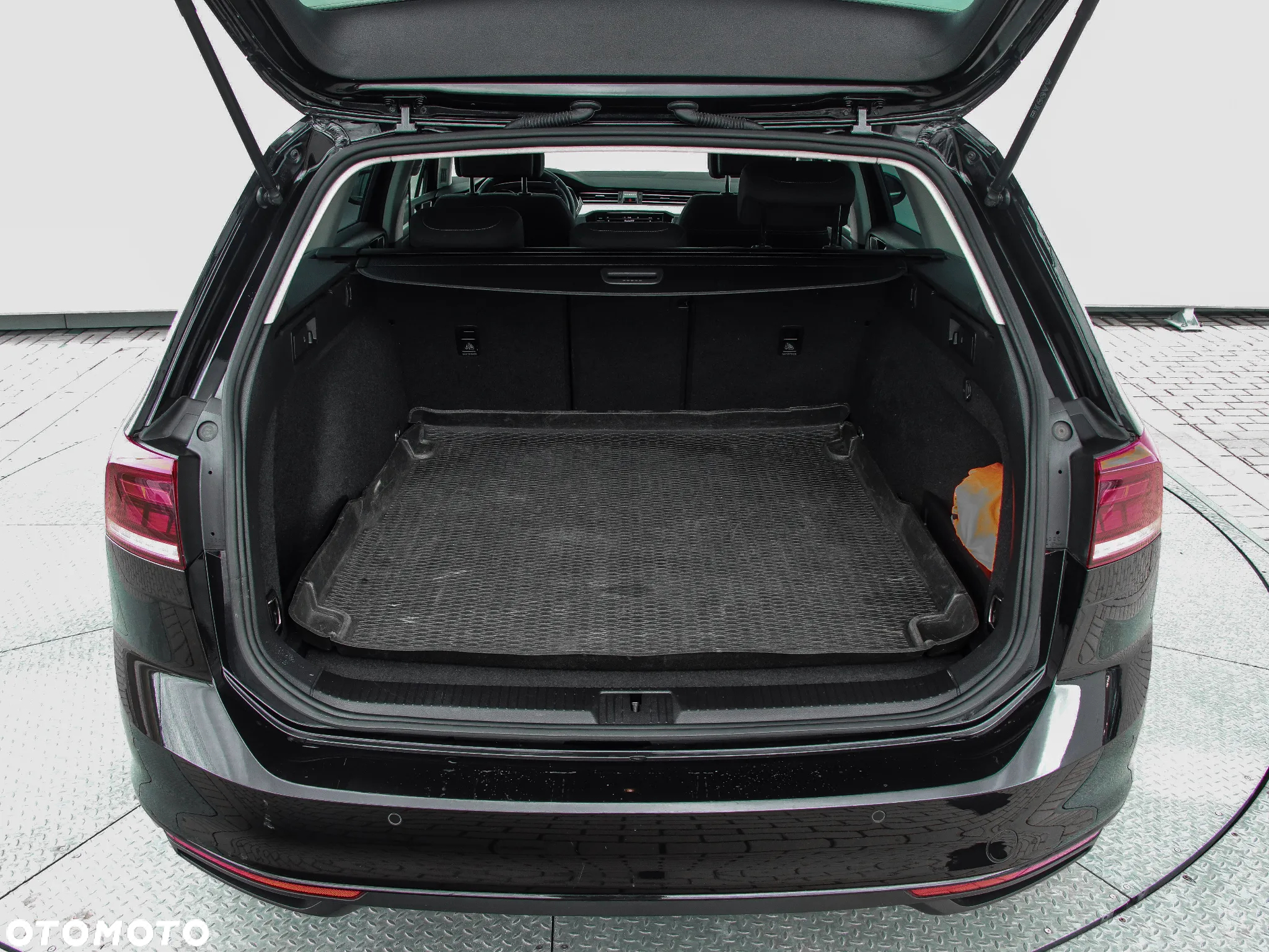 Volkswagen Passat 2.0 TSI Business DSG - 9