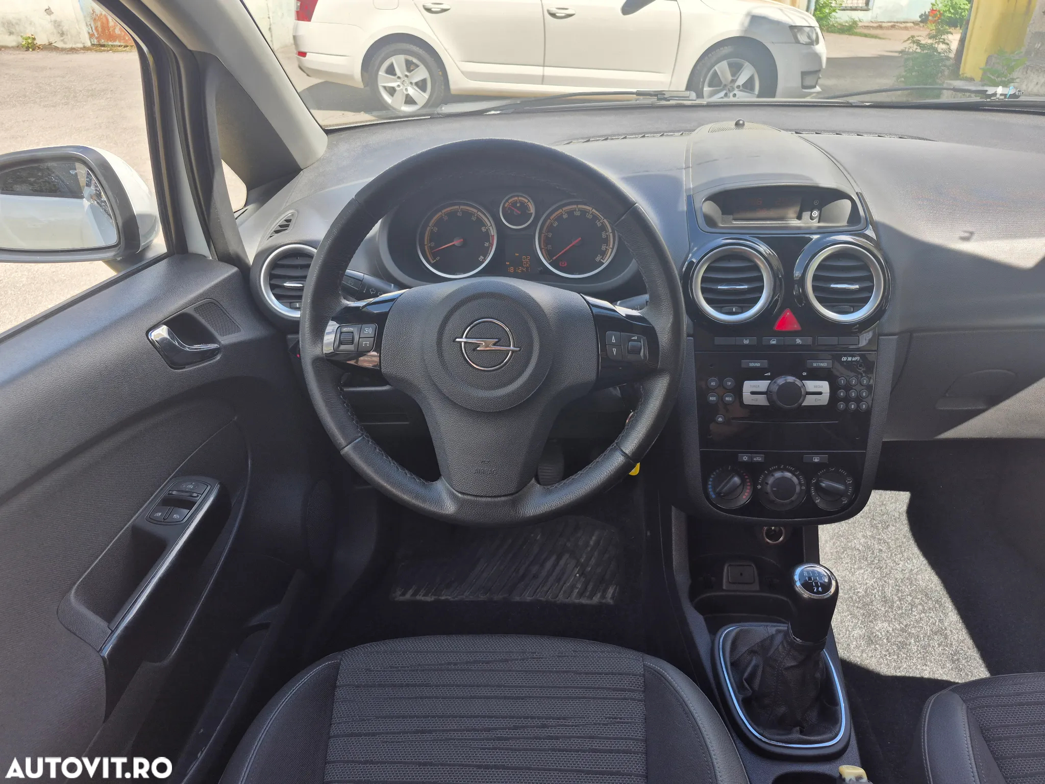 Opel Corsa 1.2 Essentia - 12