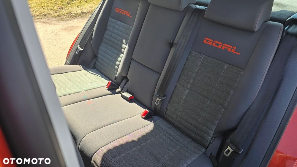 Volkswagen Golf Plus 1.9 TDI DSG Goal - 32