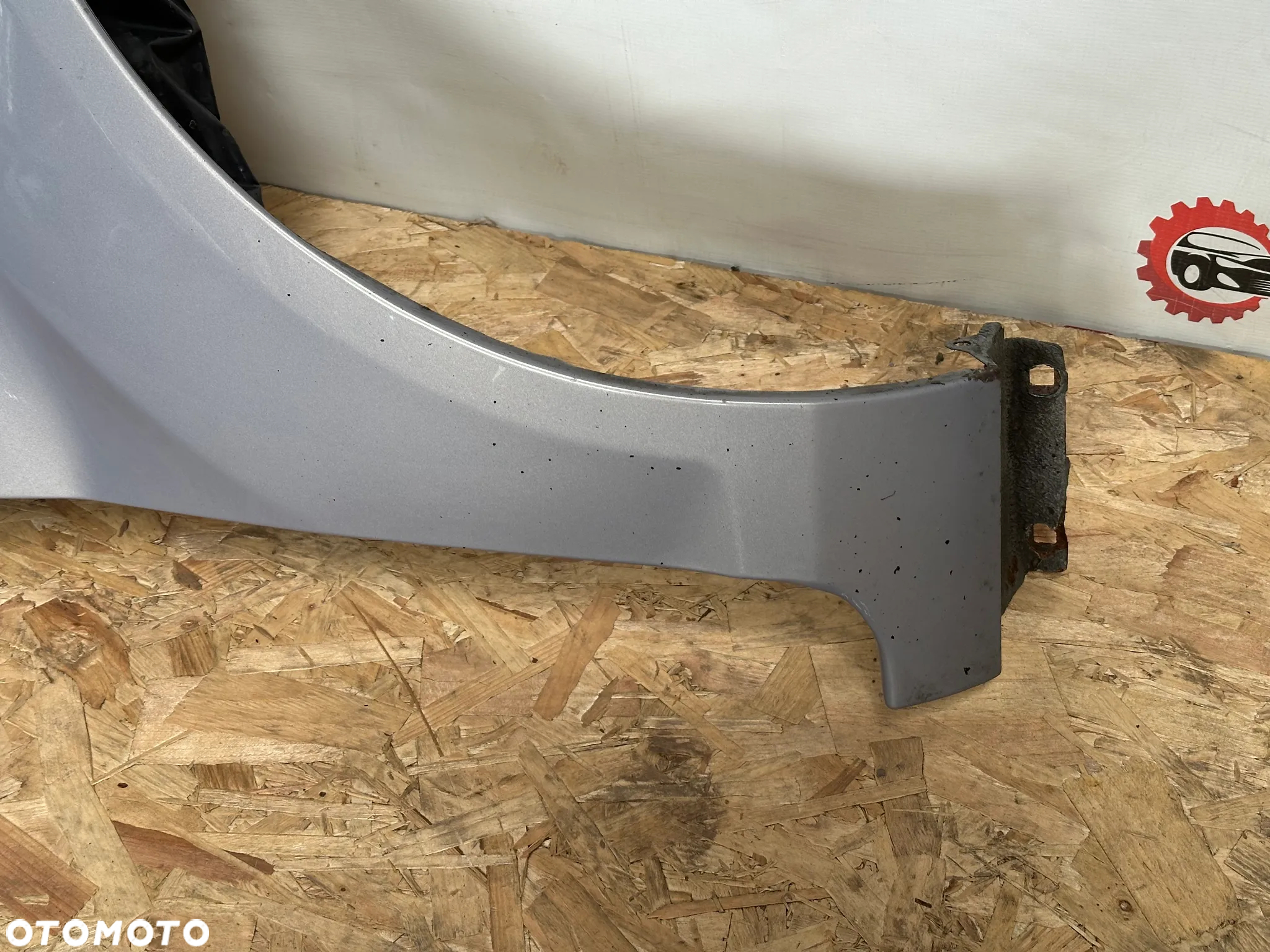 BŁOTNIK PRZEDNI PRAWY FORD FIESTA MK7  A0 - 4