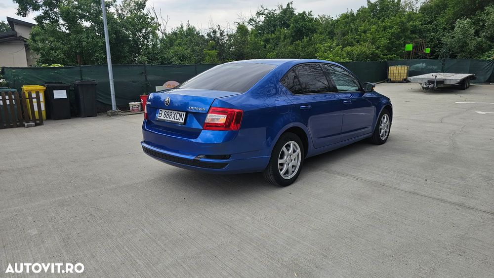 Skoda Octavia 1.6 TDI DSG Ambition - 9