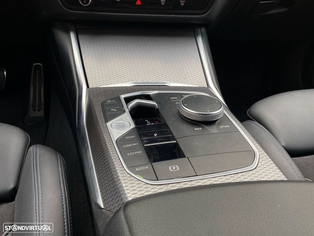 BMW 320 d Pack Desportivo M Auto - 9