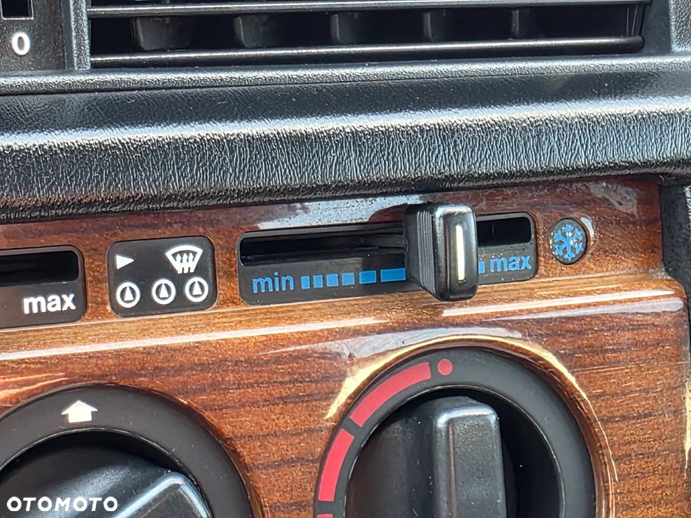 Mercedes-Benz W201 (190) - 21