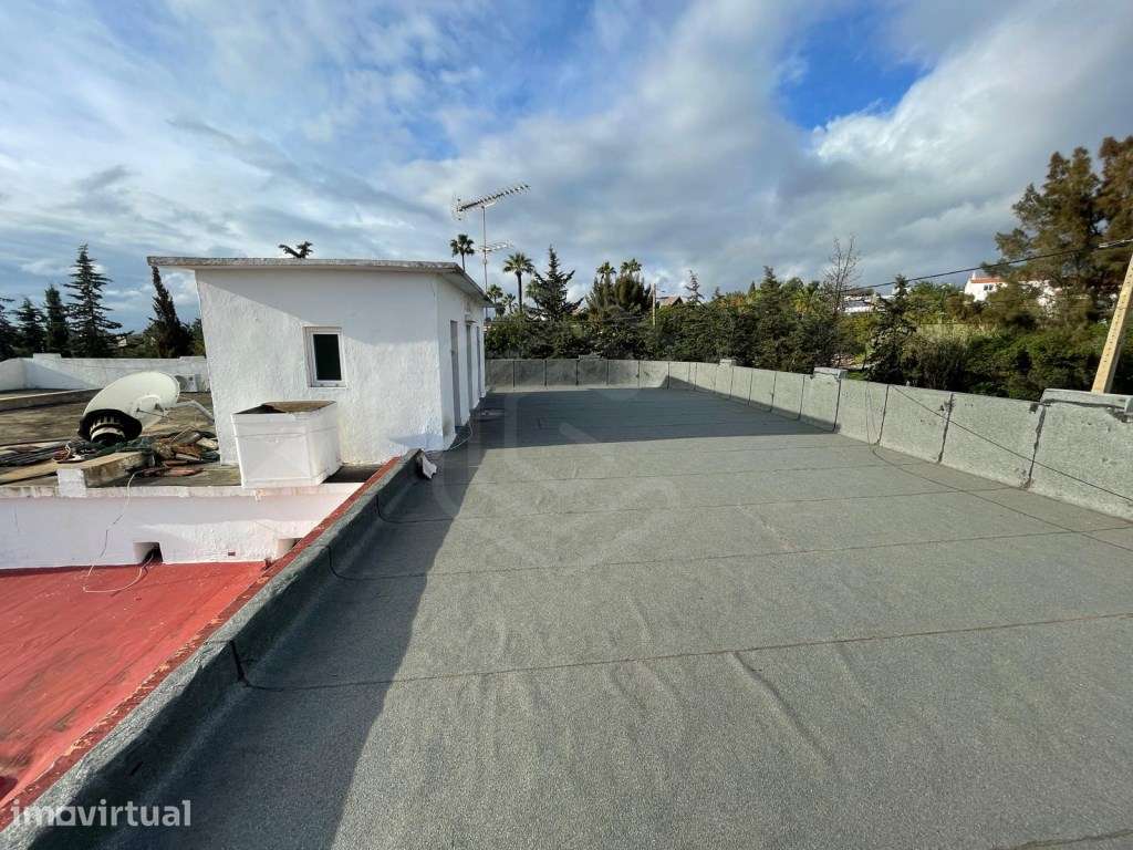 Propriedade de utilização mista, destinada a habitação e comércio, ... - Grande imagem: 4/32