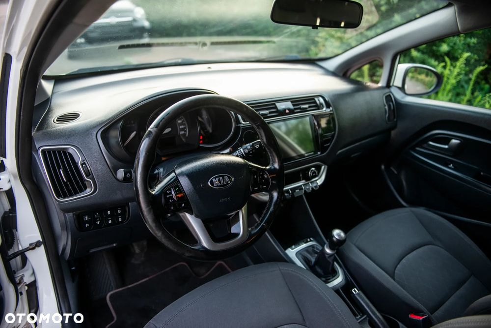 Kia Rio 1.2 Attract - 19