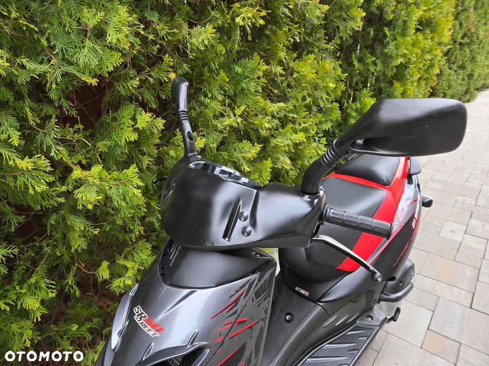 Aprilia SR - 11