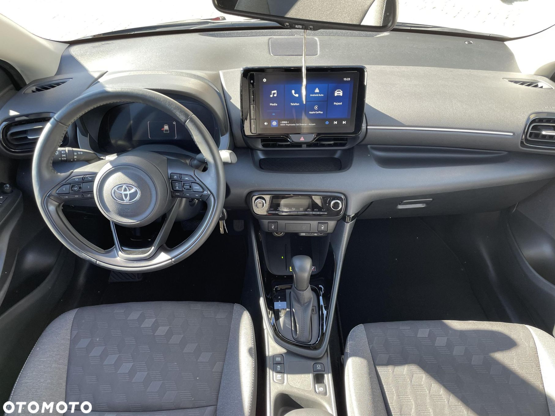 Toyota Yaris Hybrid 1.5 Style - 13