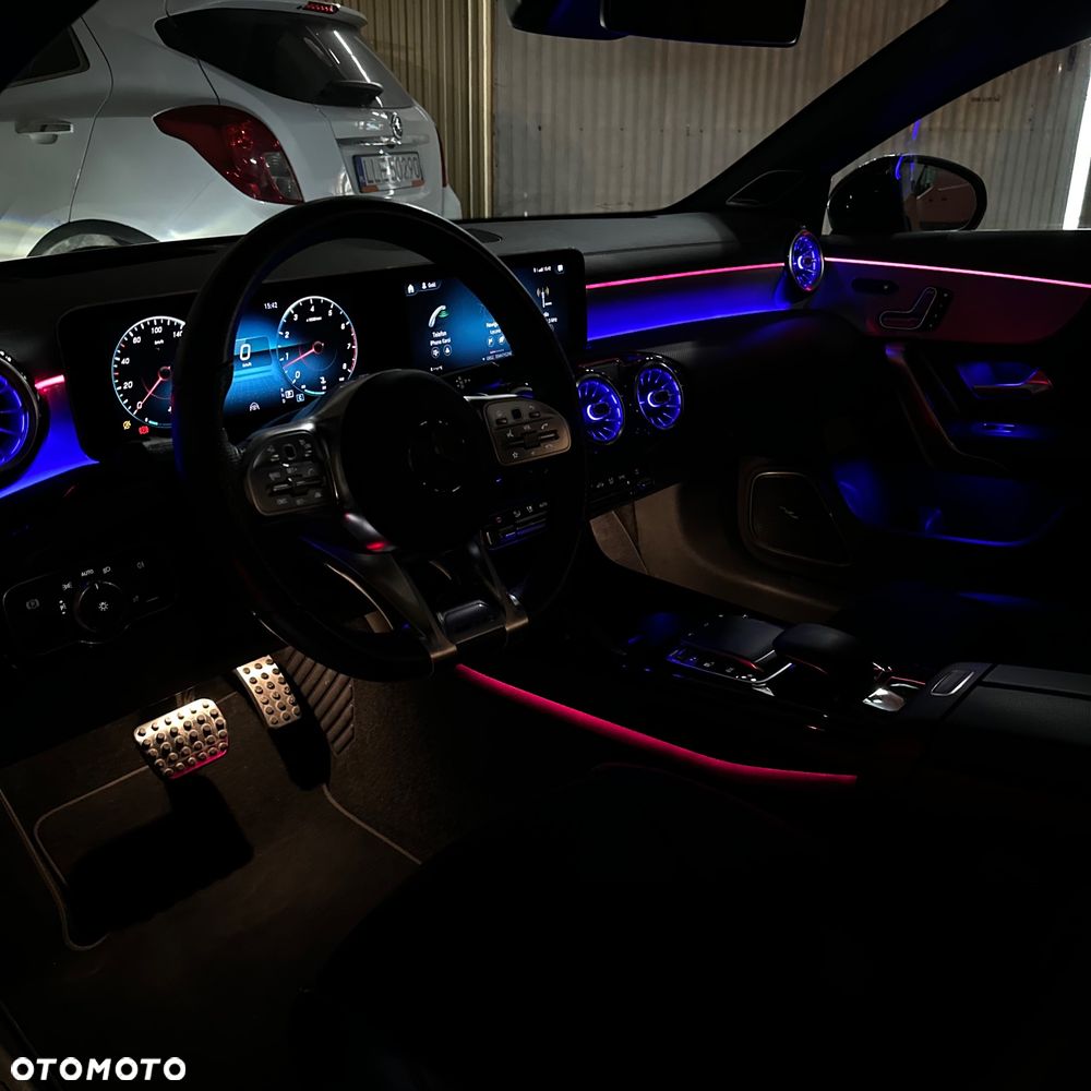 Mercedes-Benz CLA - 36
