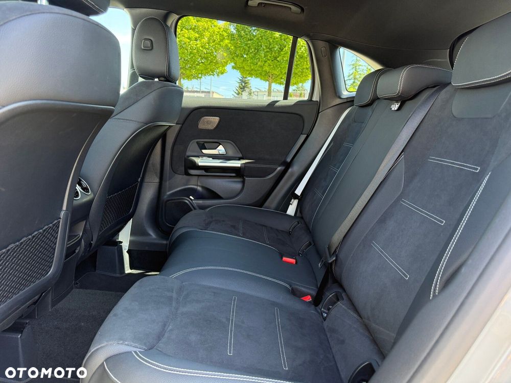 Mercedes-Benz GLA 200 AMG Line - 31