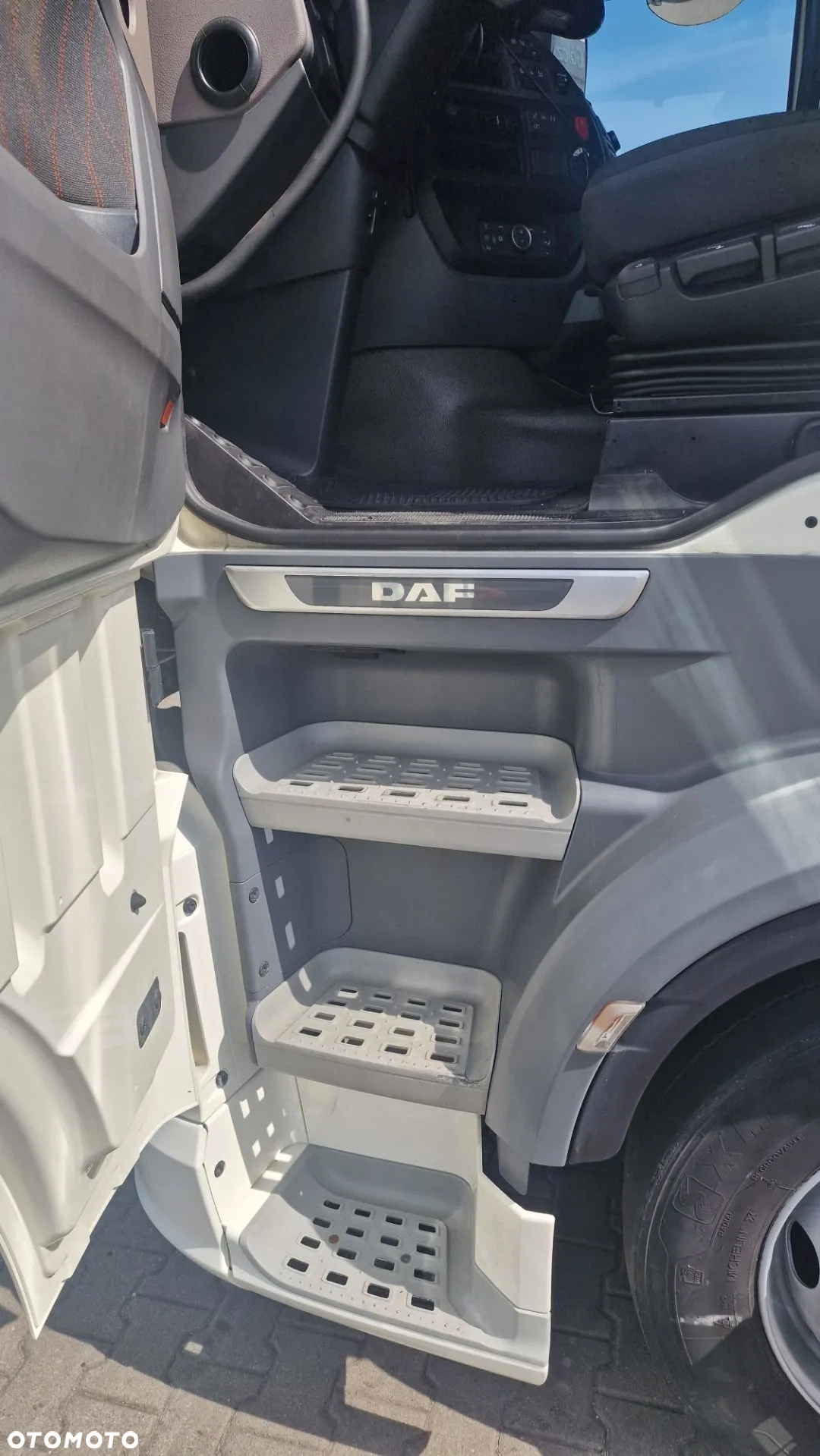 DAF XF 106 Duża kabina  Salon Polska - 9