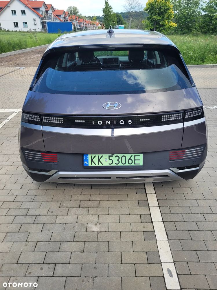 Hyundai IONIQ 5 - 5