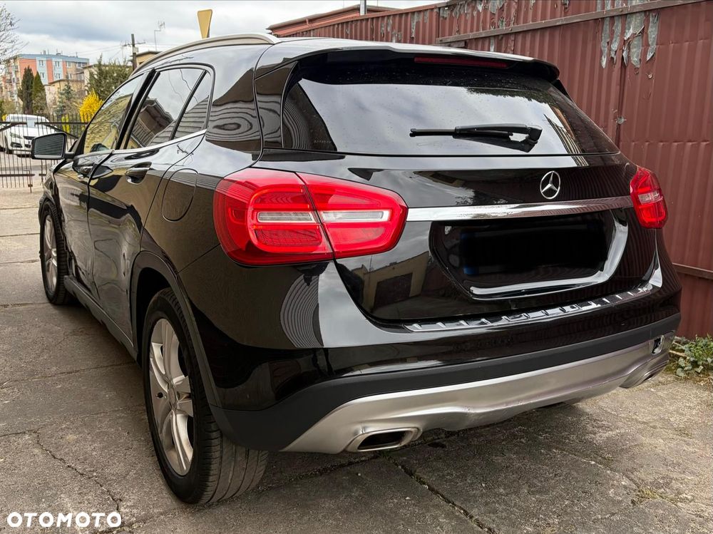 Mercedes-Benz GLA - 11