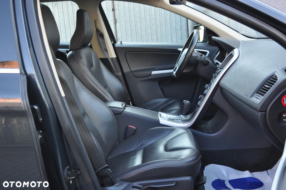 Volvo XC 60 D3 Momentum - 16