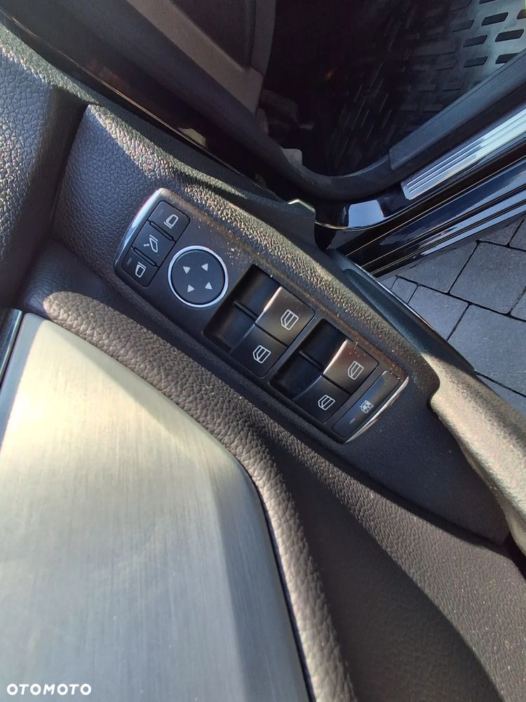 Mercedes-Benz Klasa C 200 (BlueEFFICIENCY) 7G-TRONIC Avantgarde - 13
