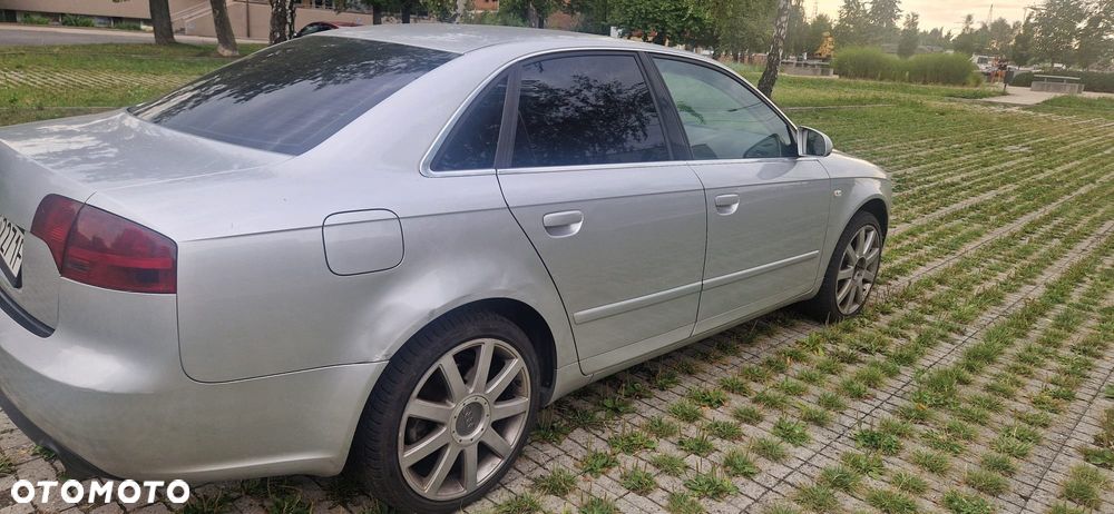 Audi A4 Limousine - 5