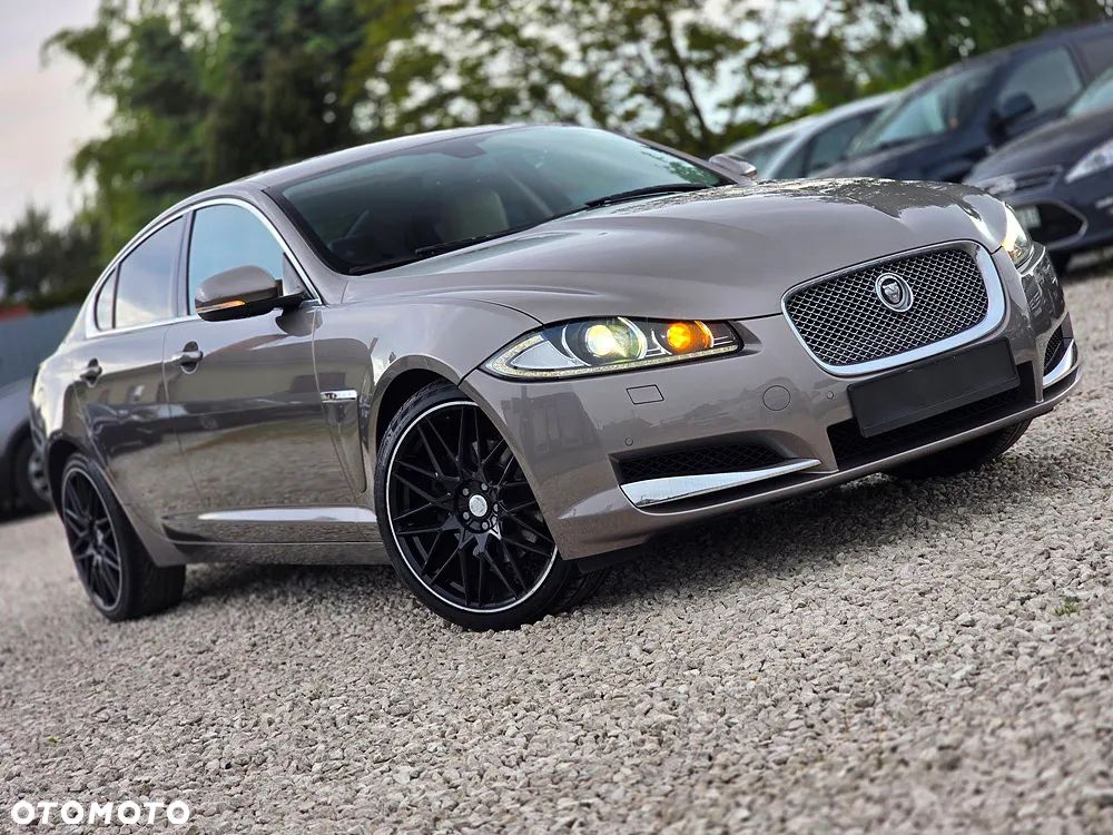 Jaguar XF 2.2 D Premium Luxury - 2