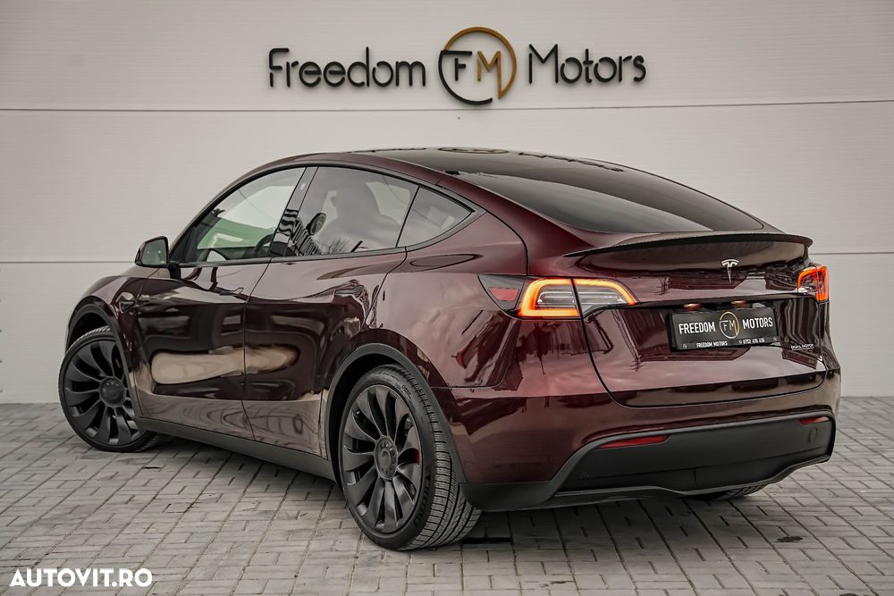 Tesla Model Y - 5