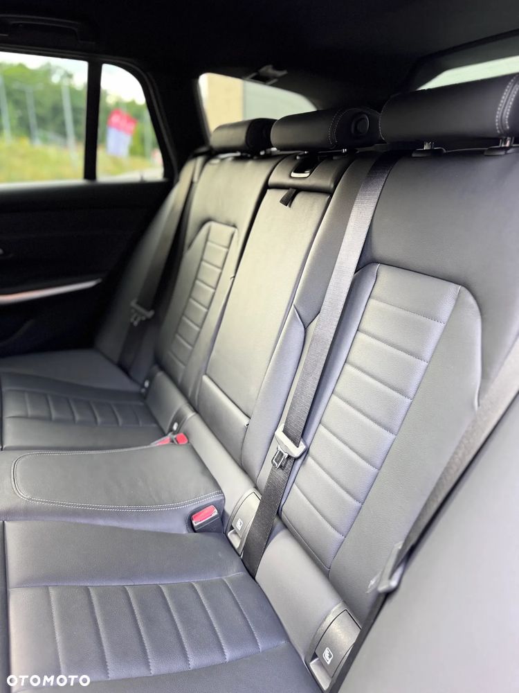 BMW Seria 3 320d xDrive MHEV M Sport sport - 17