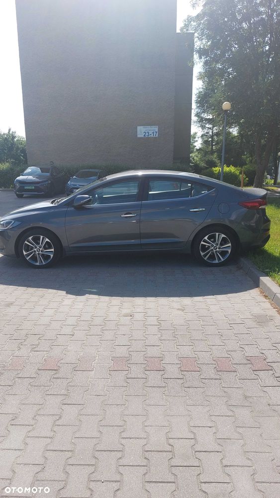 Hyundai Elantra - 6