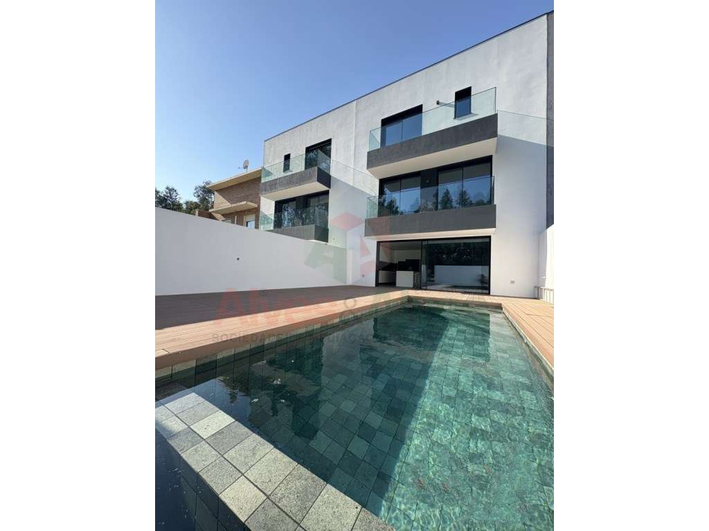 Moradia T4+1 - Castêlo da Maia- Pronta a habitar - Grande imagem: 3/9