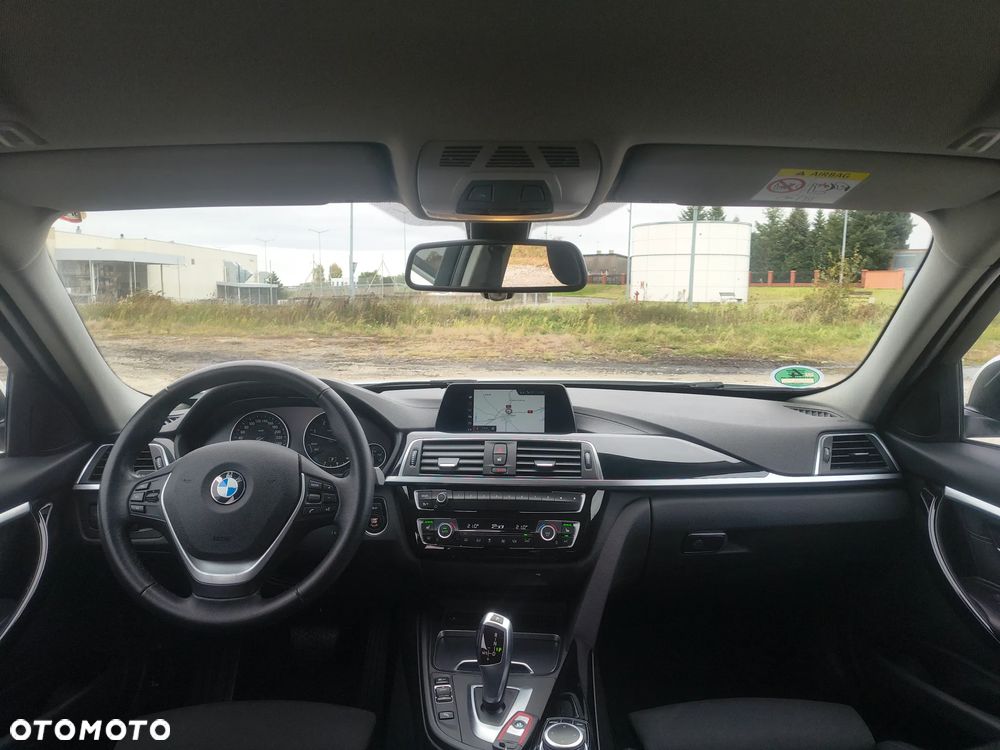 BMW Seria 3 320d Touring Sport Line - 16