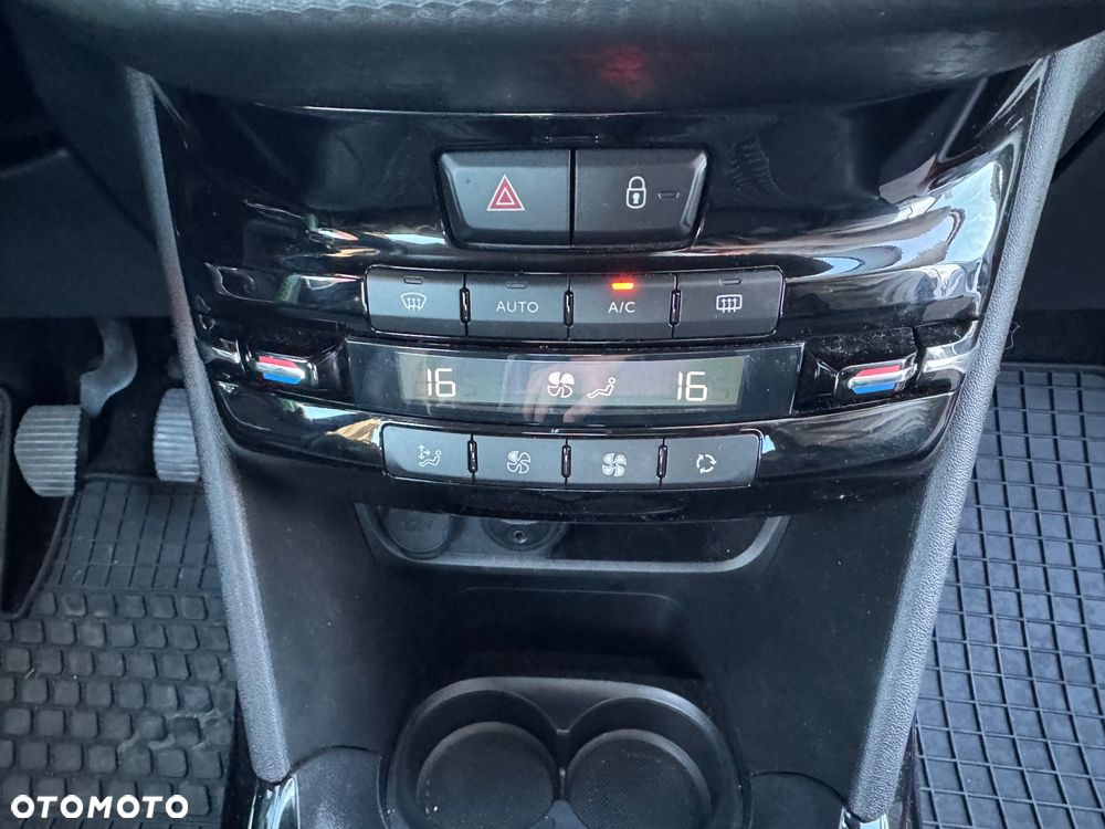 Peugeot 2008 PureTech 110 Style - 16