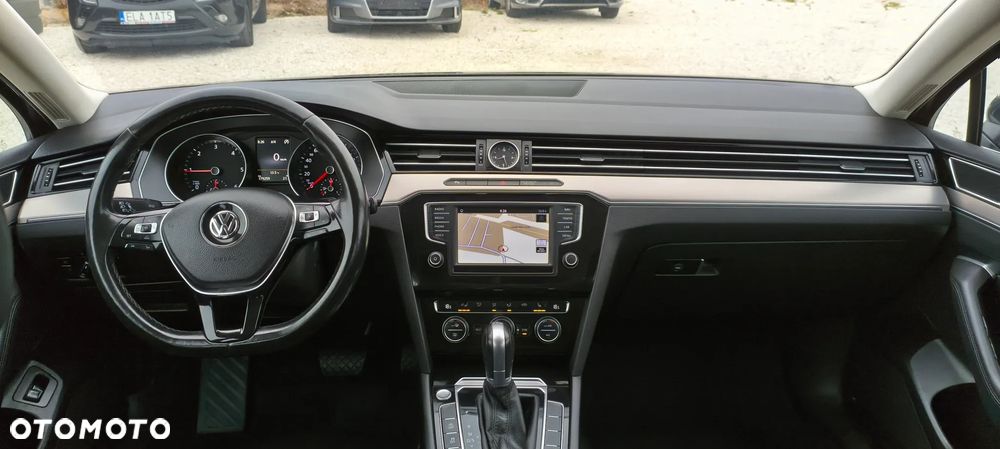 Volkswagen Passat 2.0 TDI SCR DSG Highline - 2