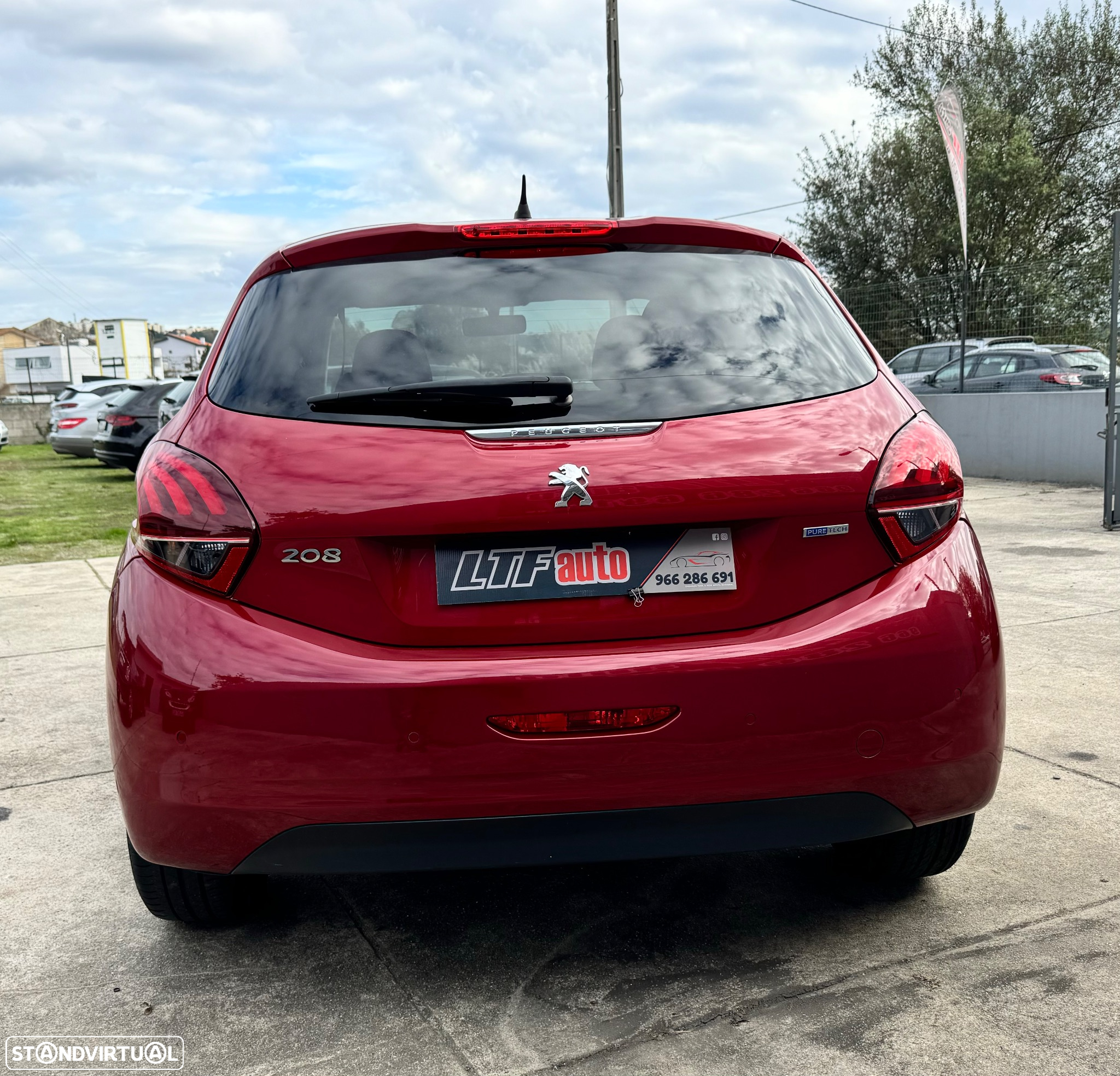Peugeot 208 1.2 PureTech Style - 8