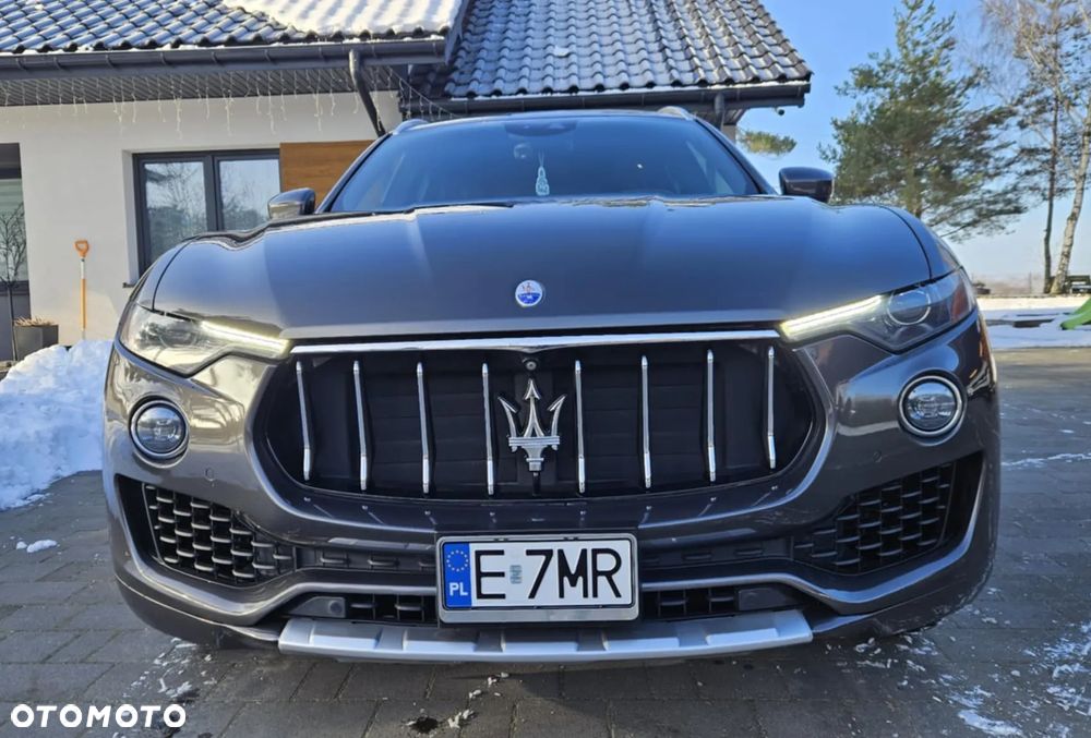 Maserati Levante Q4 Executive - 3