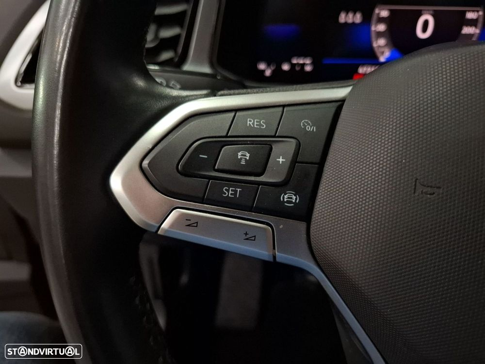Volkswagen T-Roc 1.0 TSI Life — fotografia 15