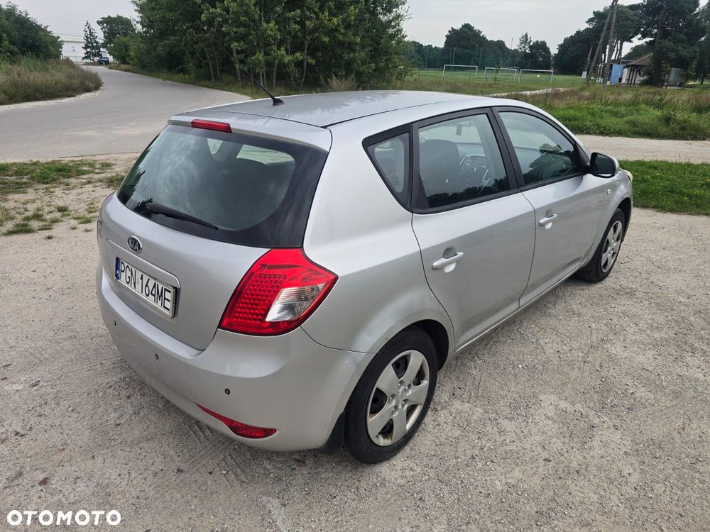 Kia Ceed 1.6 Comfort + - 6