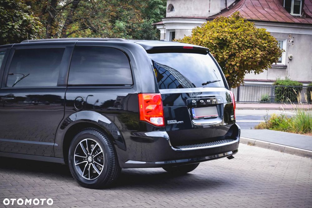 Dodge Grand Caravan 3.6 R/T - 14