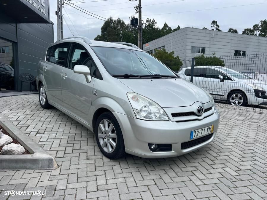 Toyota Corolla Verso 2.0 D-4D - 4