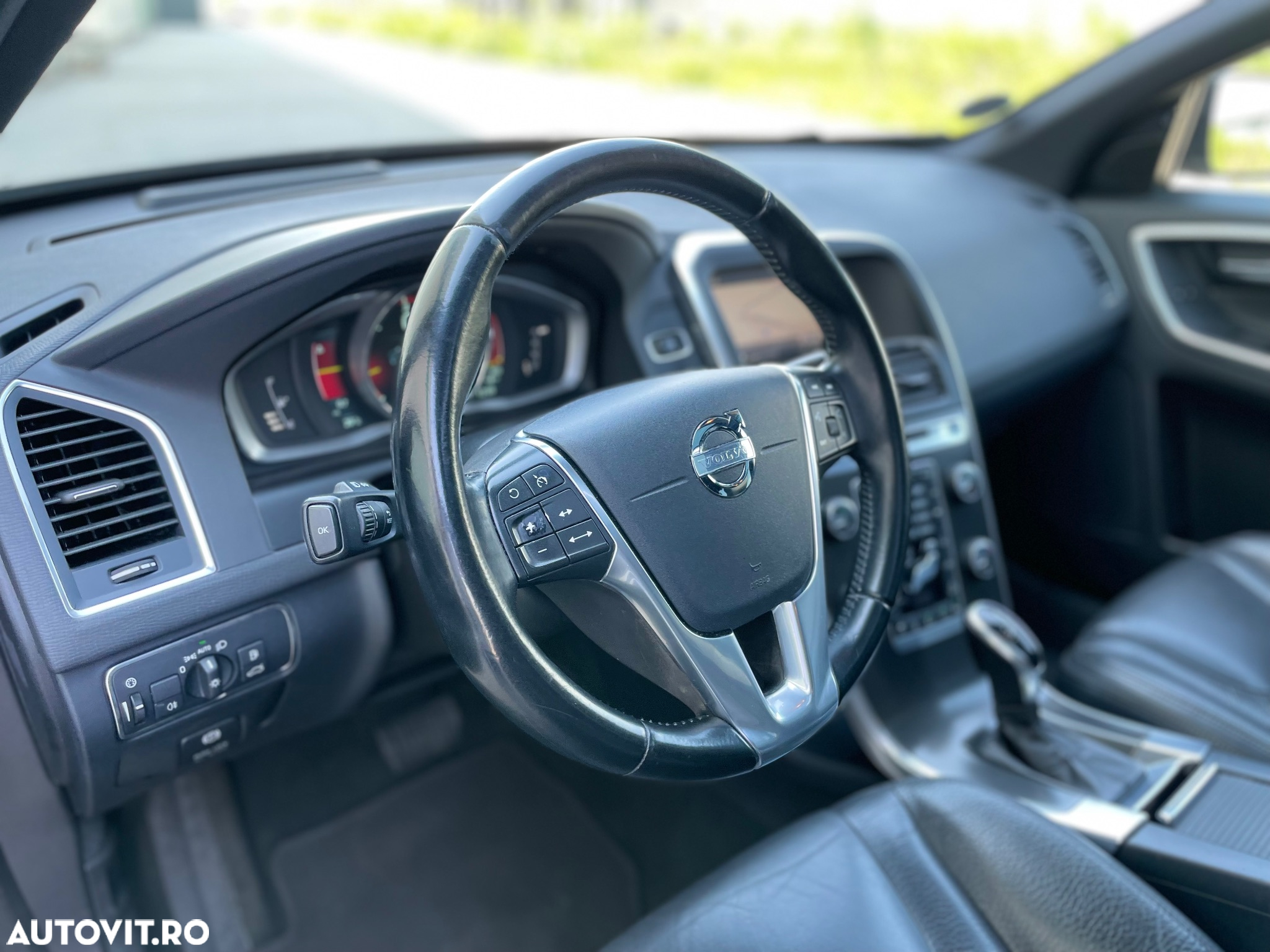 Volvo XC 60 D5 AWD Geartronic Summum - 9