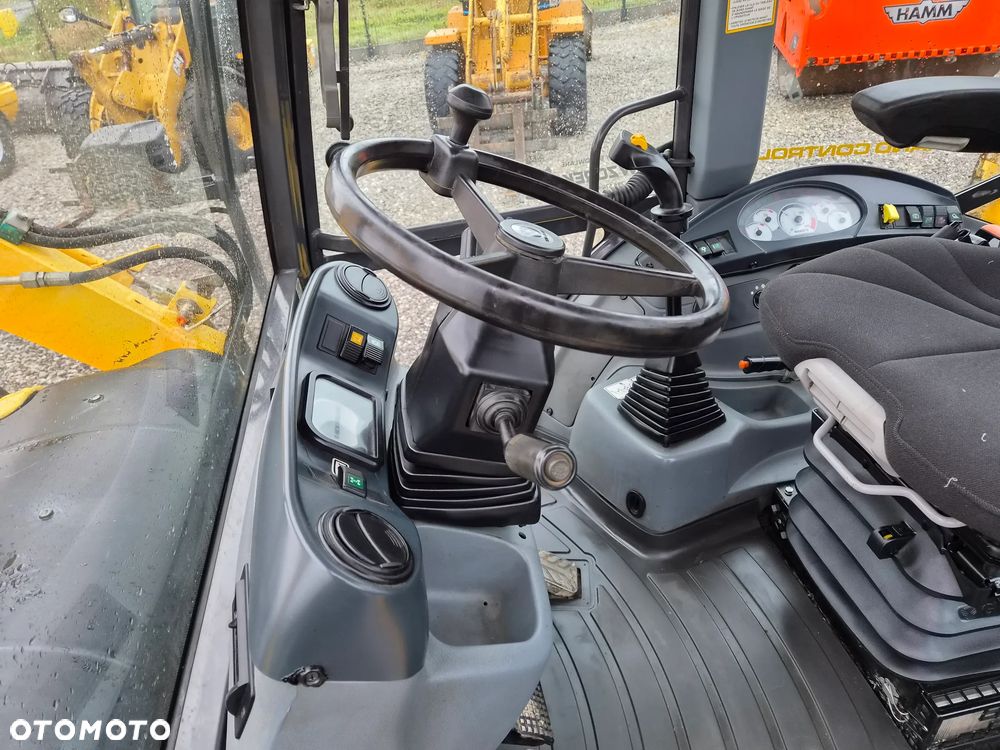 New Holland B90B - 18