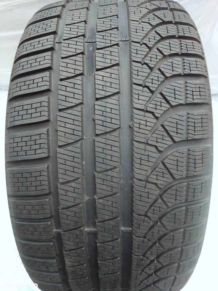 Pirelli P Zero Winter 265/35 R20 99V 2024