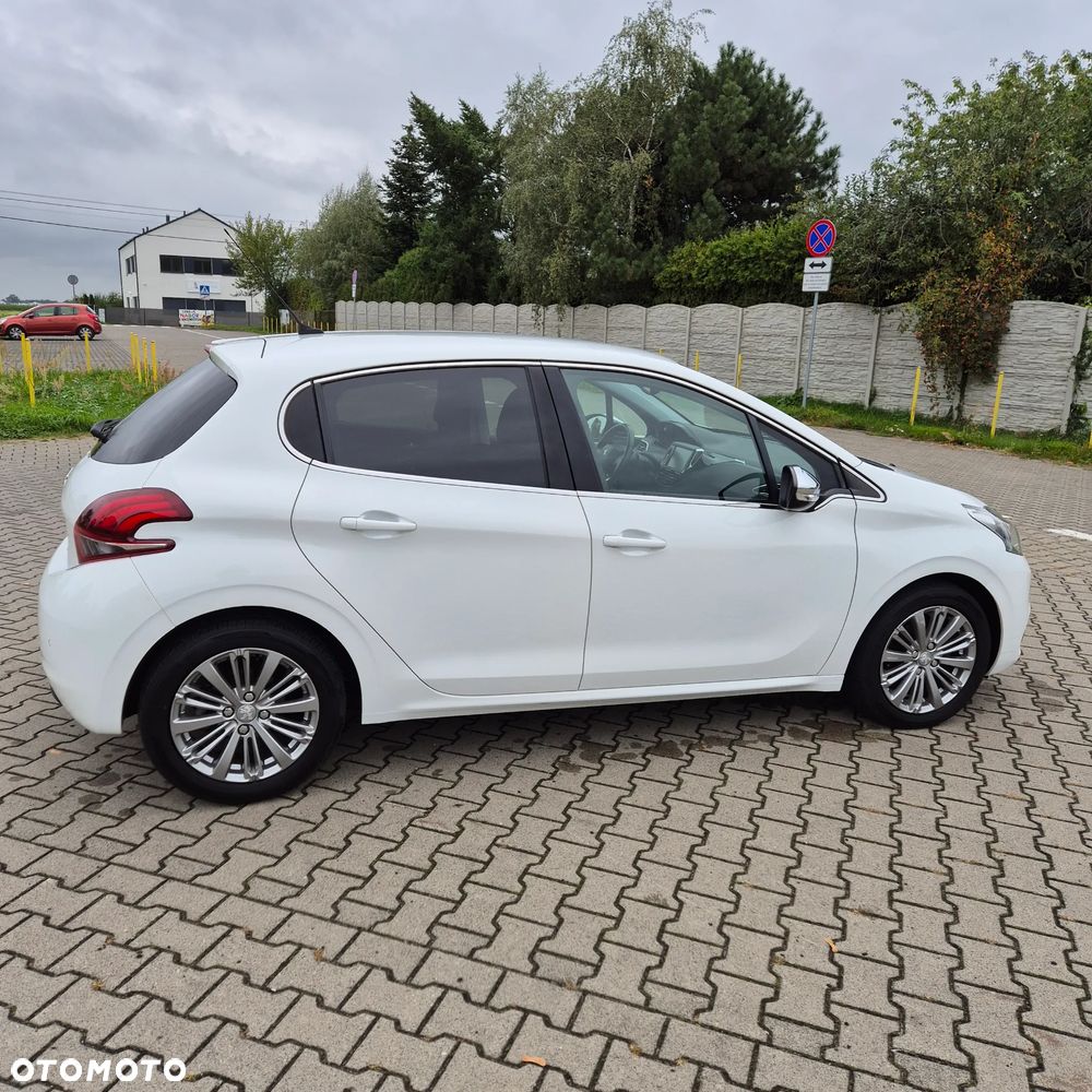 Peugeot 208 1.2 PureTech Allure S&S EAT6 - 21
