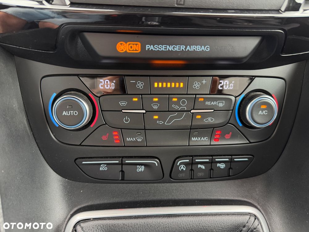 Ford Tourneo Connect Grand - 26