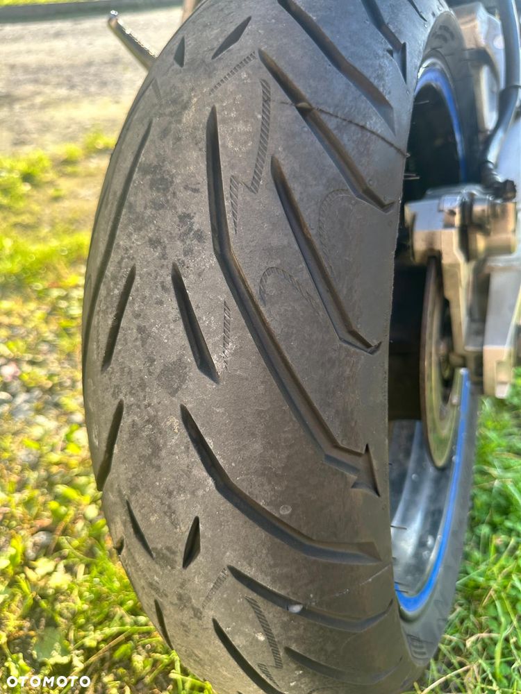 Yamaha R6 - 12