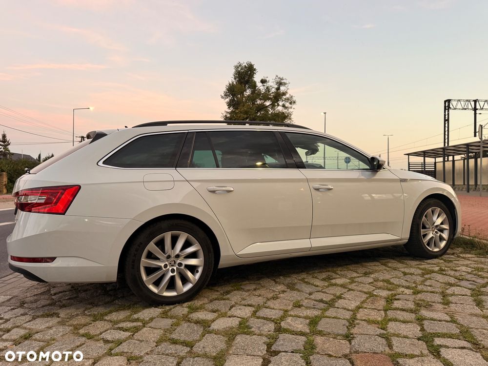 Skoda Superb 2.0 TDI Ambition DSG - 17
