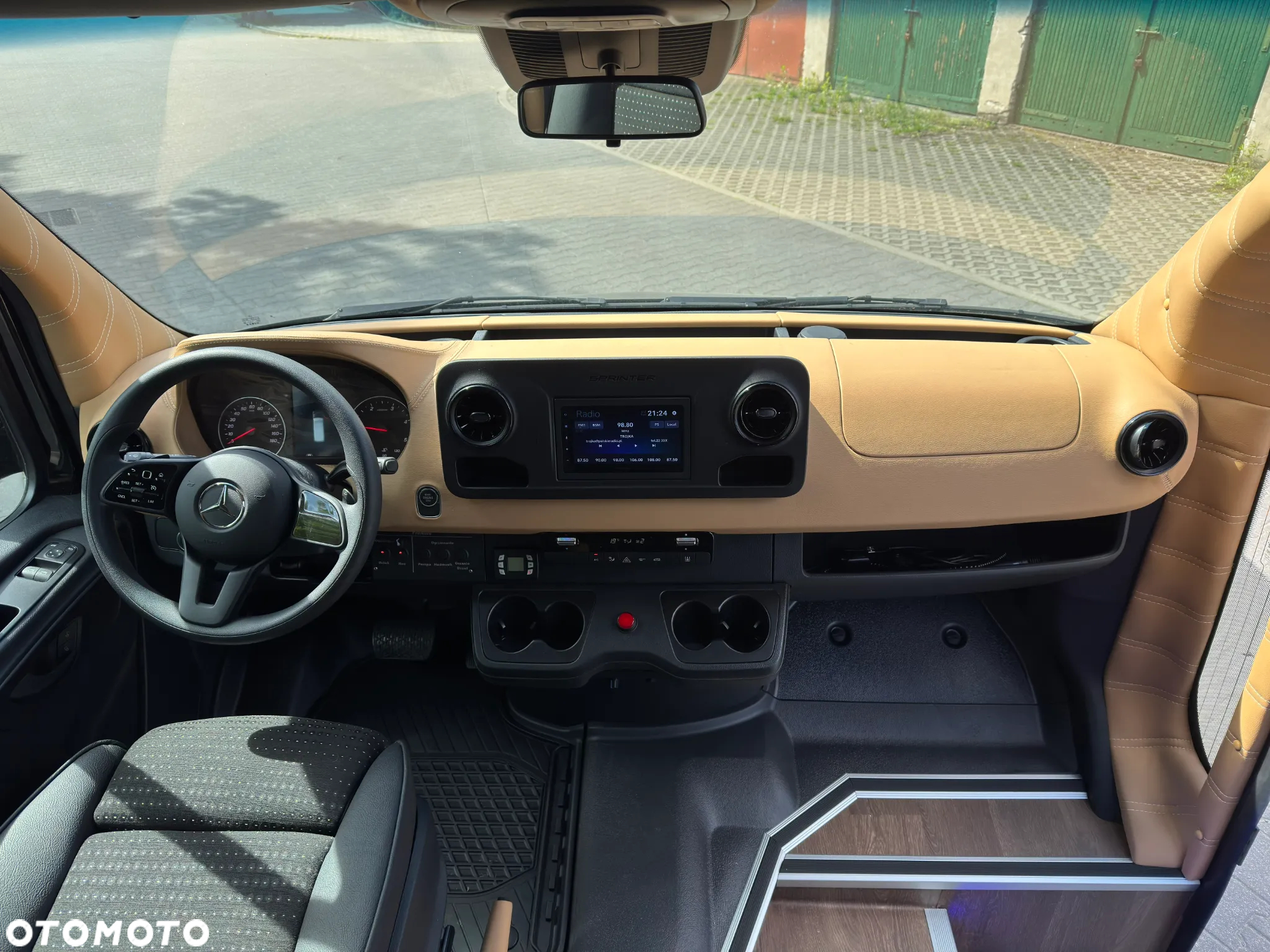 Mercedes-Benz Sprinter - 10