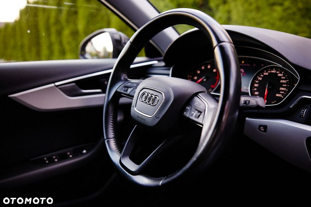 Audi A4 Limousine - 34