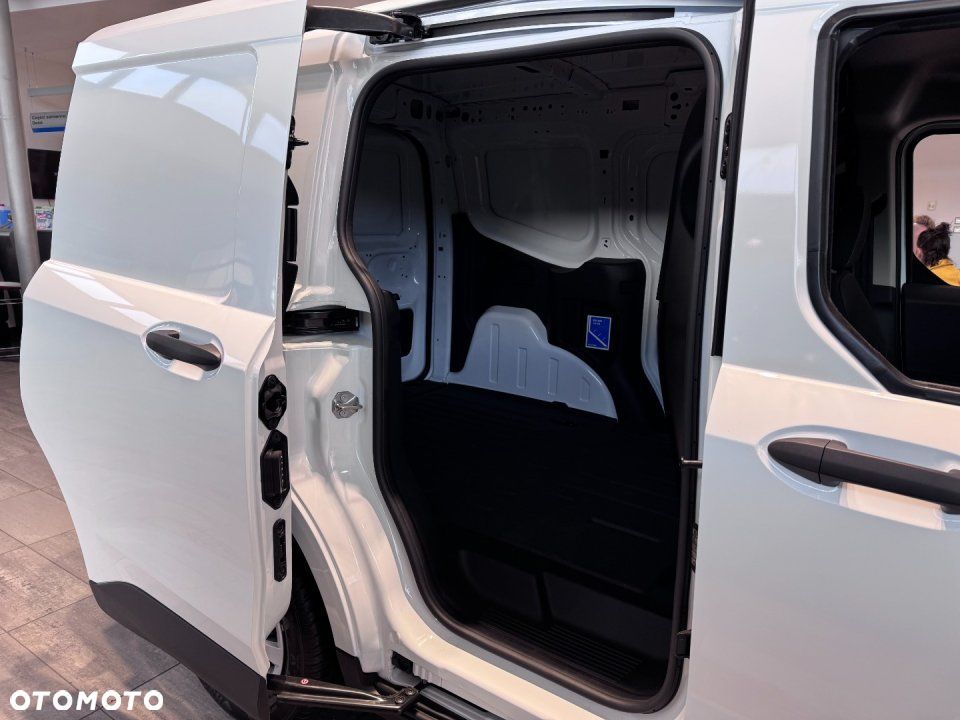 Ford Transit Courier - 7