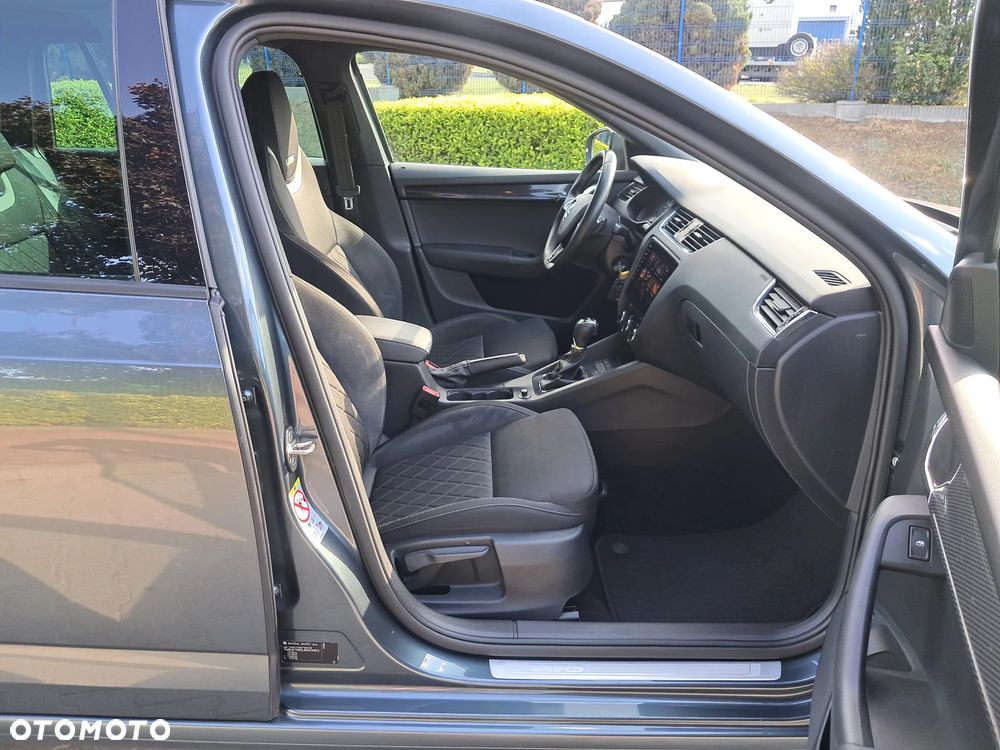 Skoda Octavia 2.0 TDI DSG RS - 26