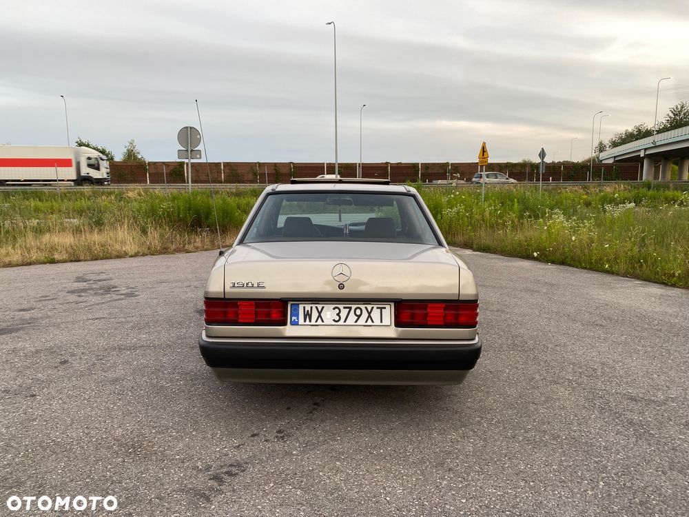 Mercedes-Benz W201 (190) - 5