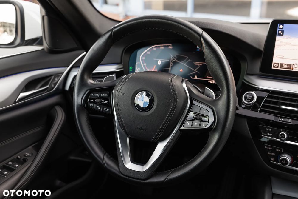 BMW Seria 5 520d xDrive Sport - 25