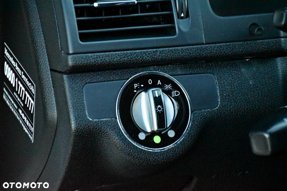 Mercedes-Benz Klasa C 200 7G-TRONIC Avantgarde Edition - 28